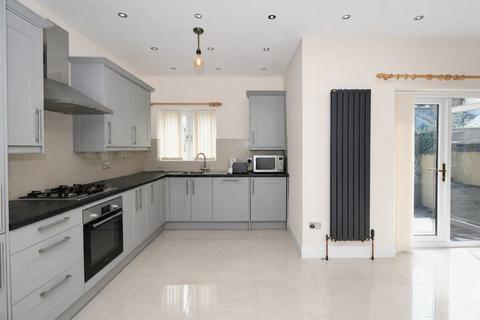 3 bedroom end of terrace house to rent, South Road, Little Heath, Romford, RM6