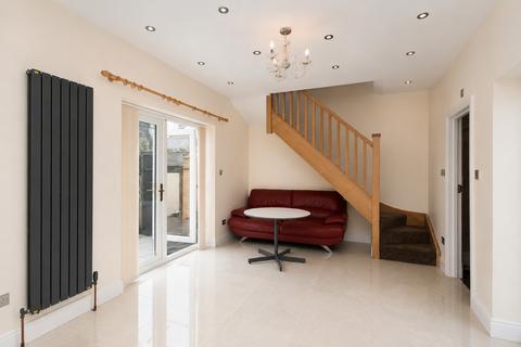 3 bedroom end of terrace house to rent, South Road, Little Heath, Romford, RM6