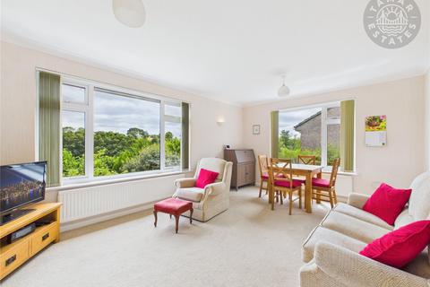 2 bedroom bungalow for sale, Offered With No Onward Chain - Parking For Three Cars
