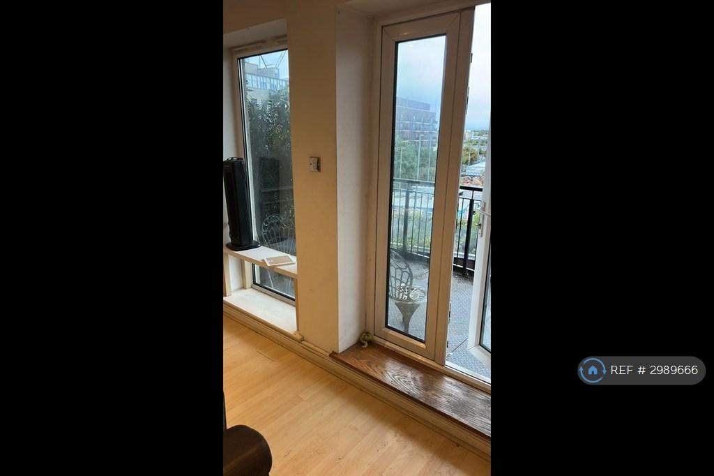 Apartment in London - More