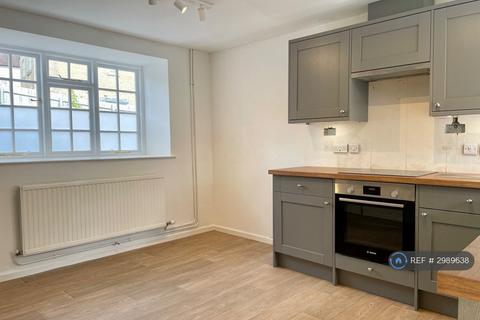 2 bedroom terraced house to rent, Blue Ball Close, Bruton, BA10