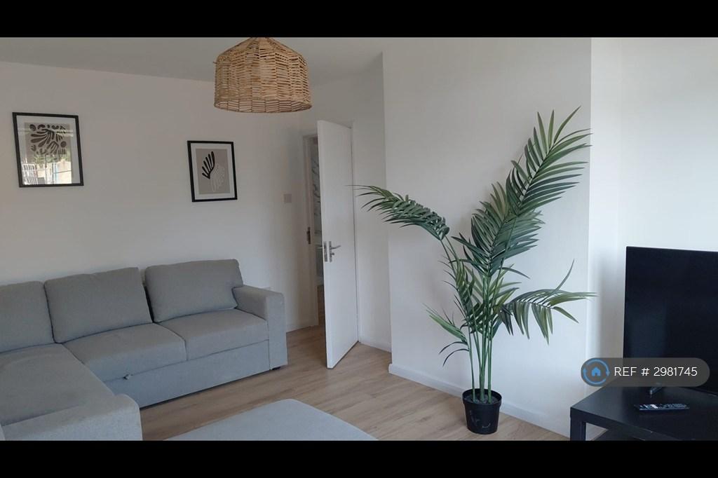 Apartment in London - More
