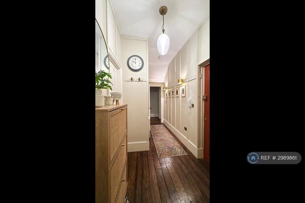 Apartment in Northwood - View 4