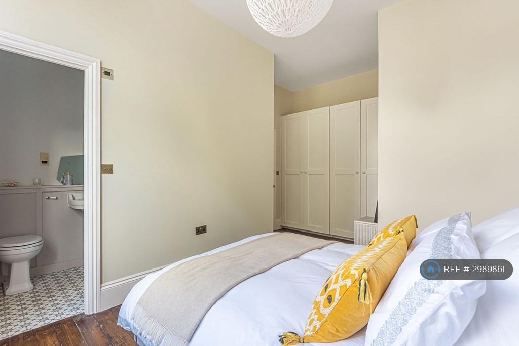 Apartment in Northwood - More