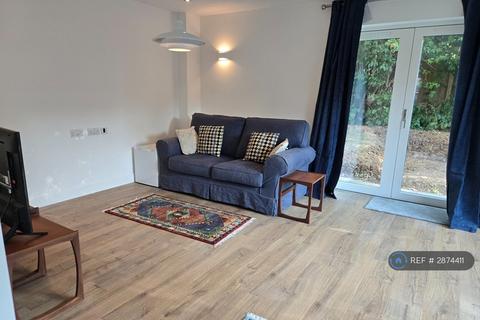 1 bedroom in a house share to rent, Chevalier Grove, Milton Keynes, MK8