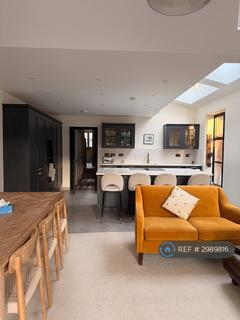 4 bedroom semi-detached house to rent, Leicester Road, Croydon, CR0