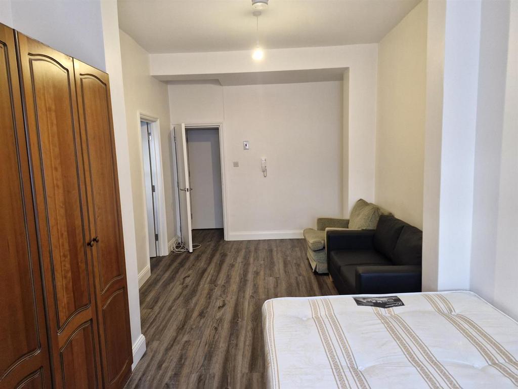Apartment in London - View 4