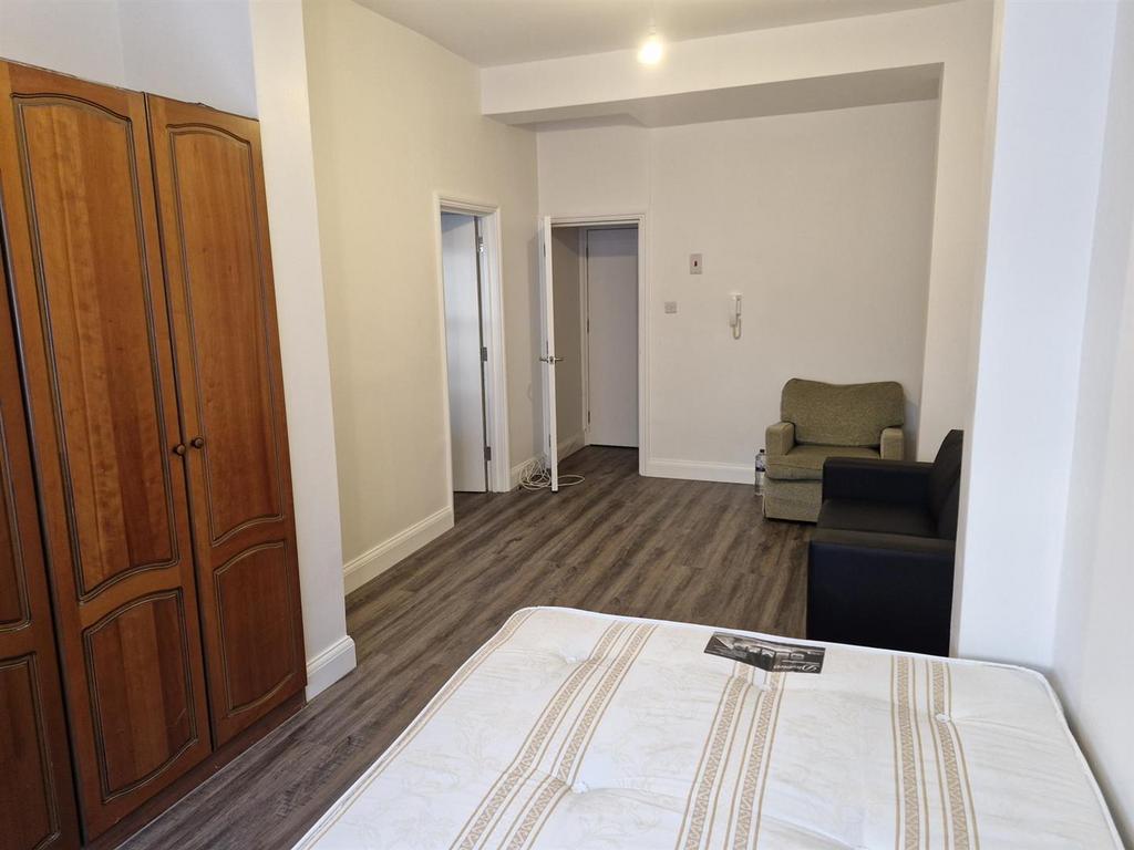 Apartment in London - View 5