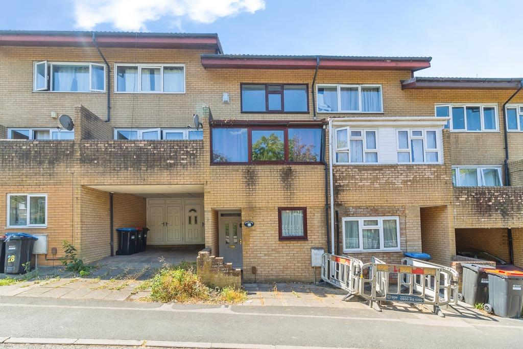 Stonecrop Place, Conniburrow, Milton Keynes, Buckinghamshire, MK14, Milton Keynes