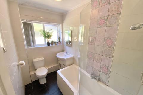undefined, Glynn Crescent, Halesowen B63