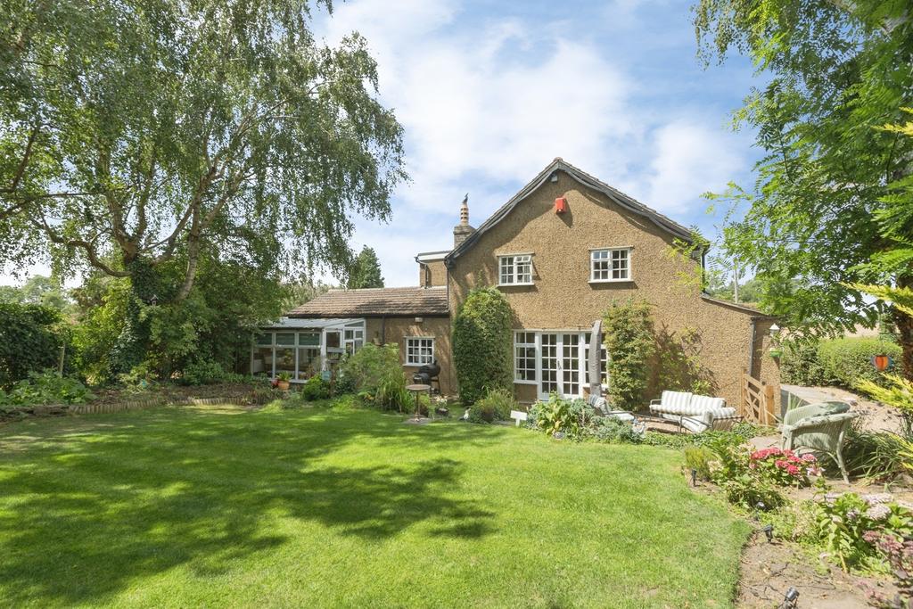 House exterior, garden