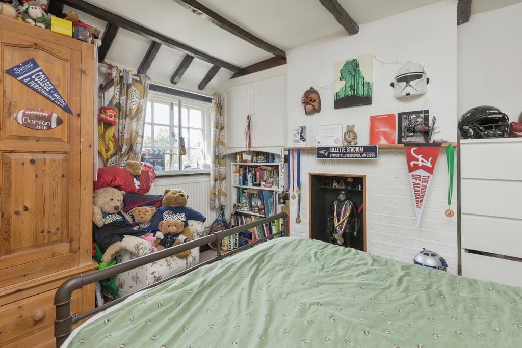 Bedroom, fireplace