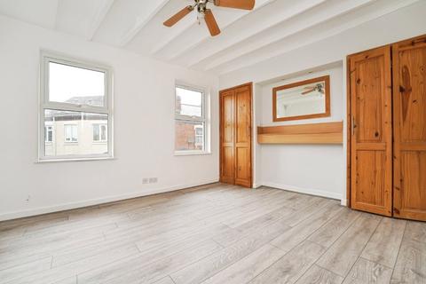 3 bedroom end of terrace house for sale, Millbrook Street, Gloucester, Gloucestershire, GL1