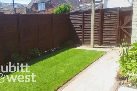 3 bedroom terraced house to rent, Bath Road Southsea PO4