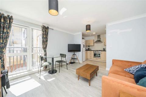 1 bedroom flat for sale, Candle Street, London E1