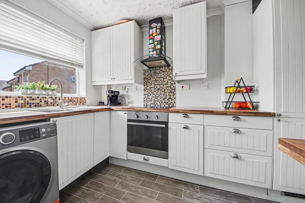 House in Southampton, Townhill Park - More