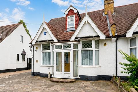 4 bedroom bungalow for sale, Westrow Gardens, Seven Kings