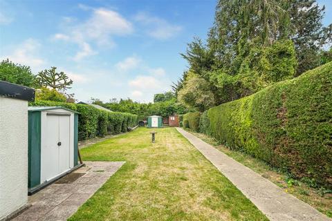 4 bedroom bungalow for sale, Westrow Gardens, Seven Kings
