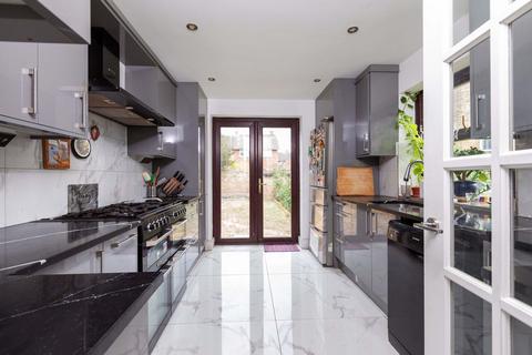 3 bedroom detached house for sale, Raymond Road, Langley SL3
