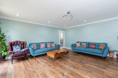 3 bedroom detached house for sale, Raymond Road, Langley SL3