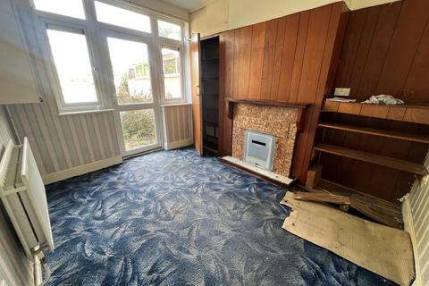 3 bedroom semi-detached house for sale, 75 Blackburn Avenue, Wolverhampton, WV6 9JT