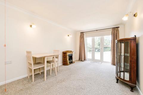 1 bedroom apartment for sale, Fernleigh Court, Romford RM7