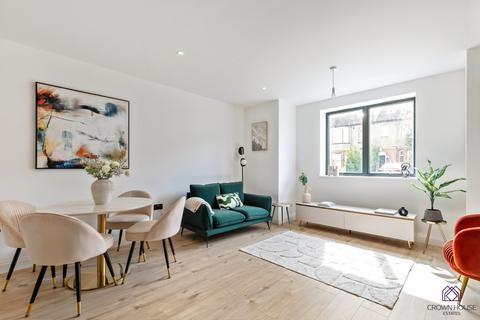 2 bedroom flat for sale, Fairholme, Harrow, HA1