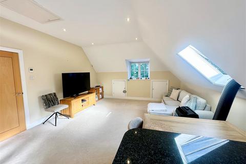 2 bedroom apartment for sale, Great Austins Manor, 11 Vicarage Hill, Farnham