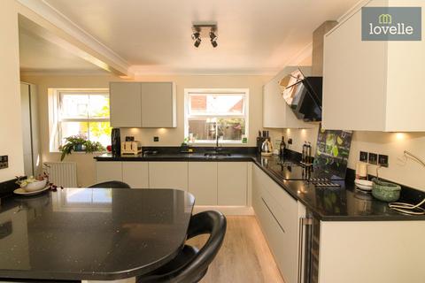 4 bedroom detached house for sale, Eresbie Road, Louth, LN11