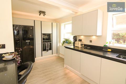 4 bedroom detached house for sale, Eresbie Road, Louth, LN11