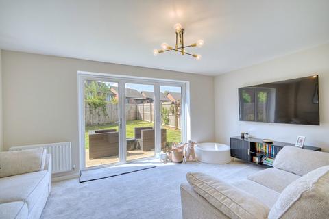 3 bedroom detached house for sale, Stone Drive, Burnopfield