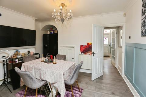 2 bedroom terraced house for sale, Harcourt Road, Gosport