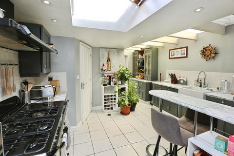 2 bedroom terraced house for sale, Harcourt Road, Gosport