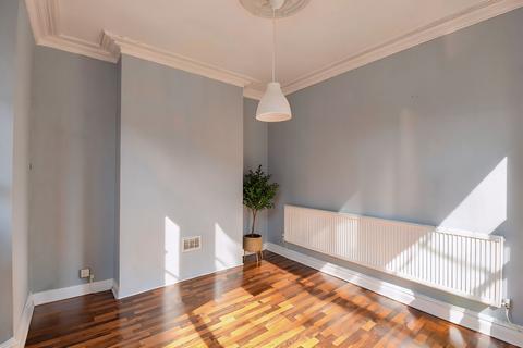 3 bedroom terraced house to rent, Pentrebane Street, Cardiff, CF11