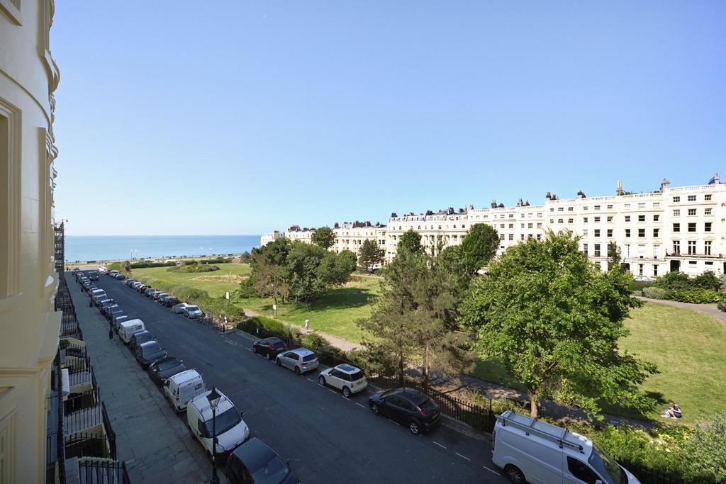 Brunswick Square, Hove - View 2