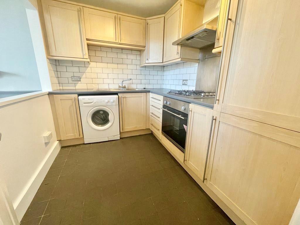 Brunswick Square, Hove - View 5