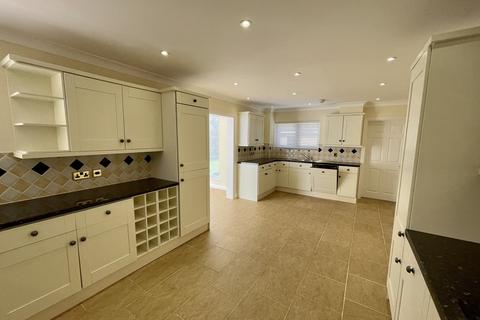 4 bedroom detached house to rent, Gentle Rise, Lakenheath, BRANDON