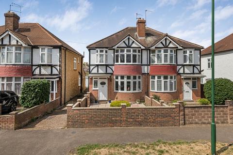 Waverley Avenue, Sutton