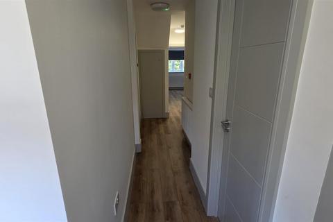 2 bedroom flat to rent, Palgrave Avenue, Southall
