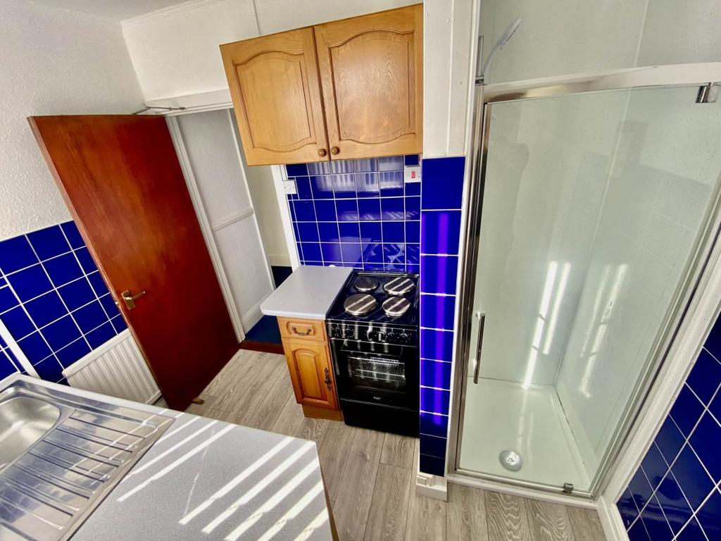Apartment in Swansea - View 3