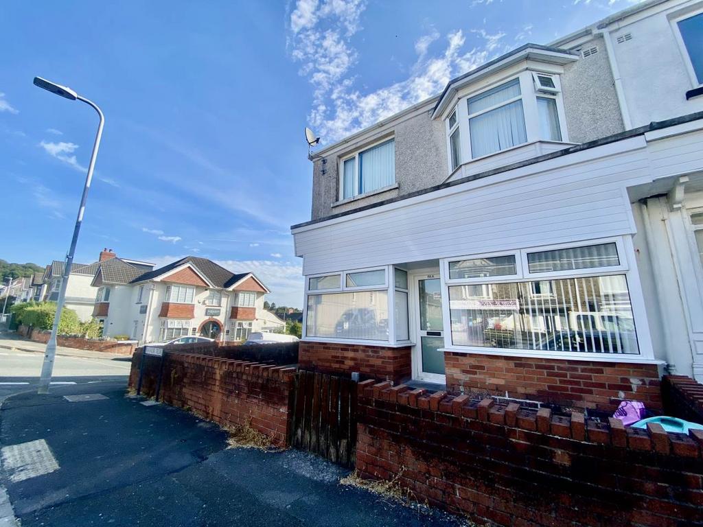 Apartment in Swansea - More