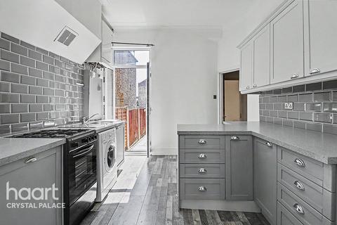 2 bedroom flat for sale, Portland Road, LONDON