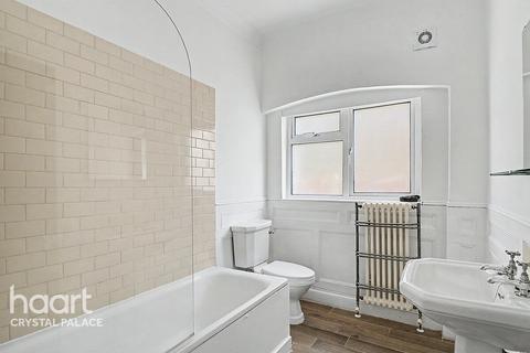 2 bedroom flat for sale, Portland Road, LONDON