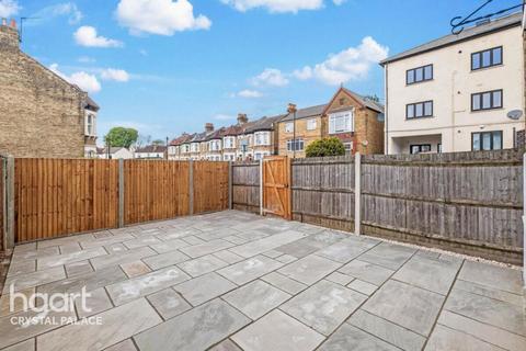 2 bedroom flat for sale, Portland Road, LONDON