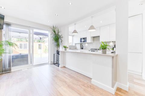 4 bedroom semi-detached house for sale, Dinsdale Gardens, Selhurst, London, SE25