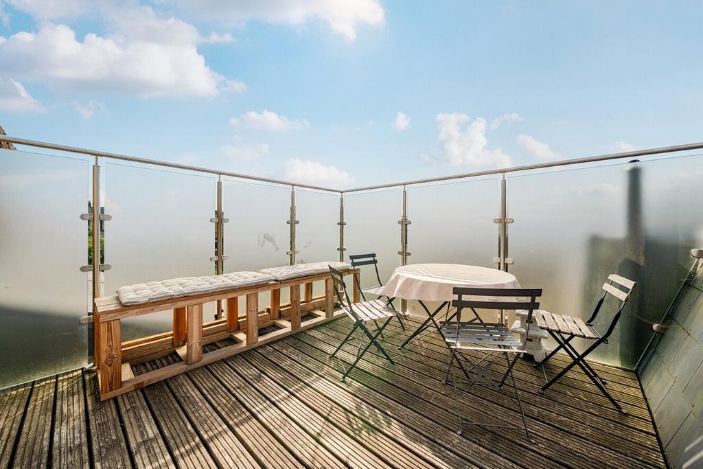 House in London - View 3