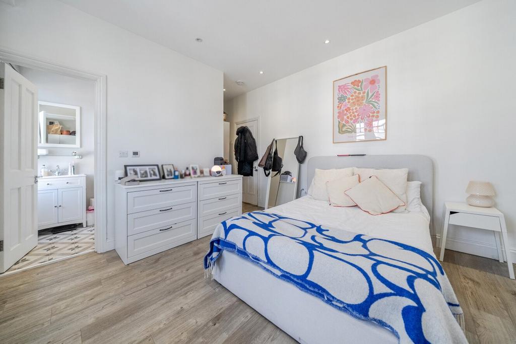 House in London - View 4