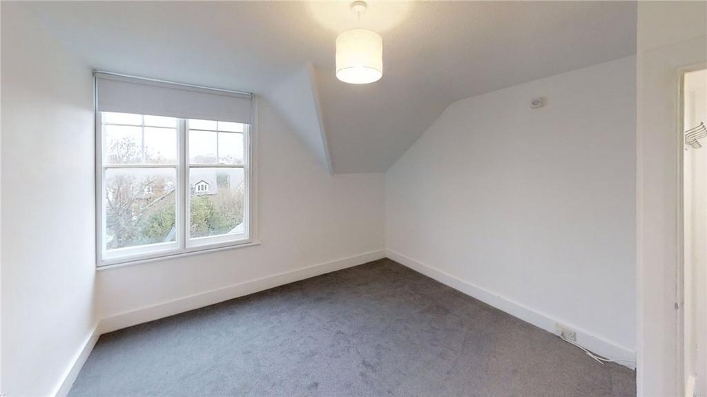 Apartment in Guildford, Surrey - View 3