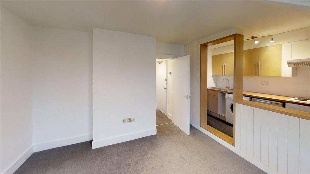 Apartment in Guildford, Surrey - View 4