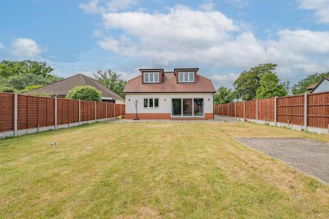 5 bedroom detached bungalow for sale, Park Street Lane, Park Street, St. Albans